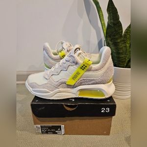 Jordan MA2 women sneakers volt green